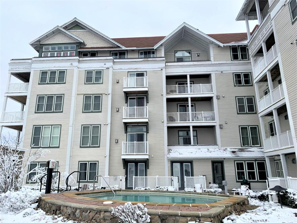 Seneca 202 Snowshoe Exterior photo